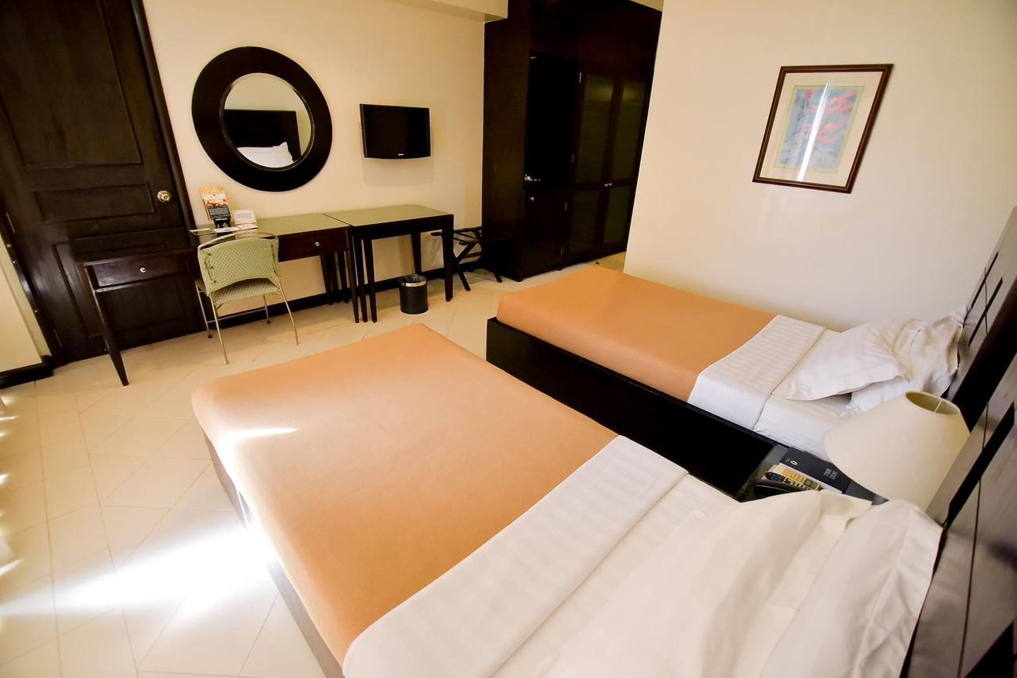 Hotel Tavern Surigao Exterior foto