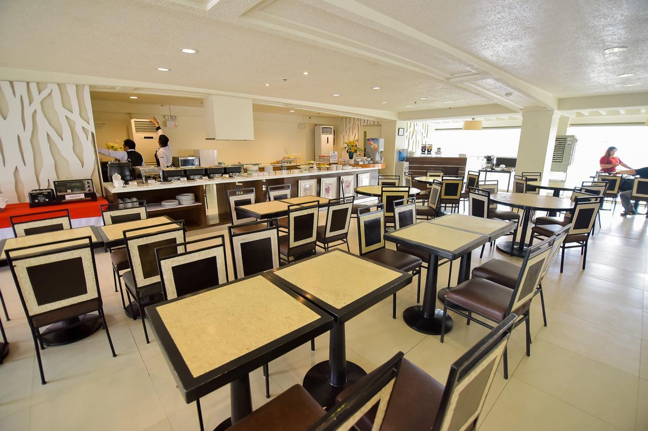 Hotel Tavern Surigao Exterior foto